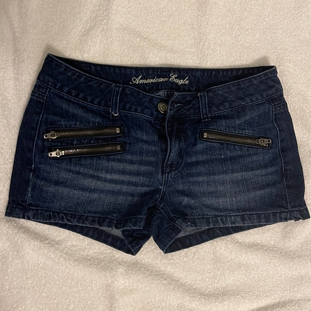 American eagle shorts size 4